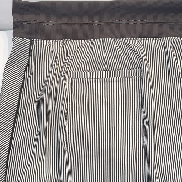 Athleta Shorts Womens 24 Brooklyn Textured Stripe Skort Gray White Activewear - Picture 8 of 12